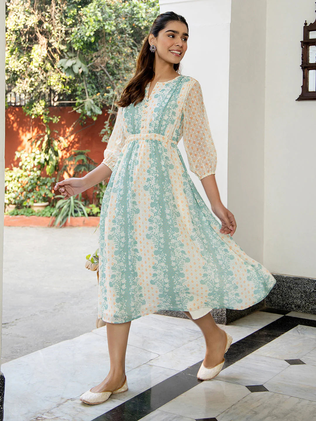 Off White Dobby Georgette Floral Flared Dress – Yardli's Verse